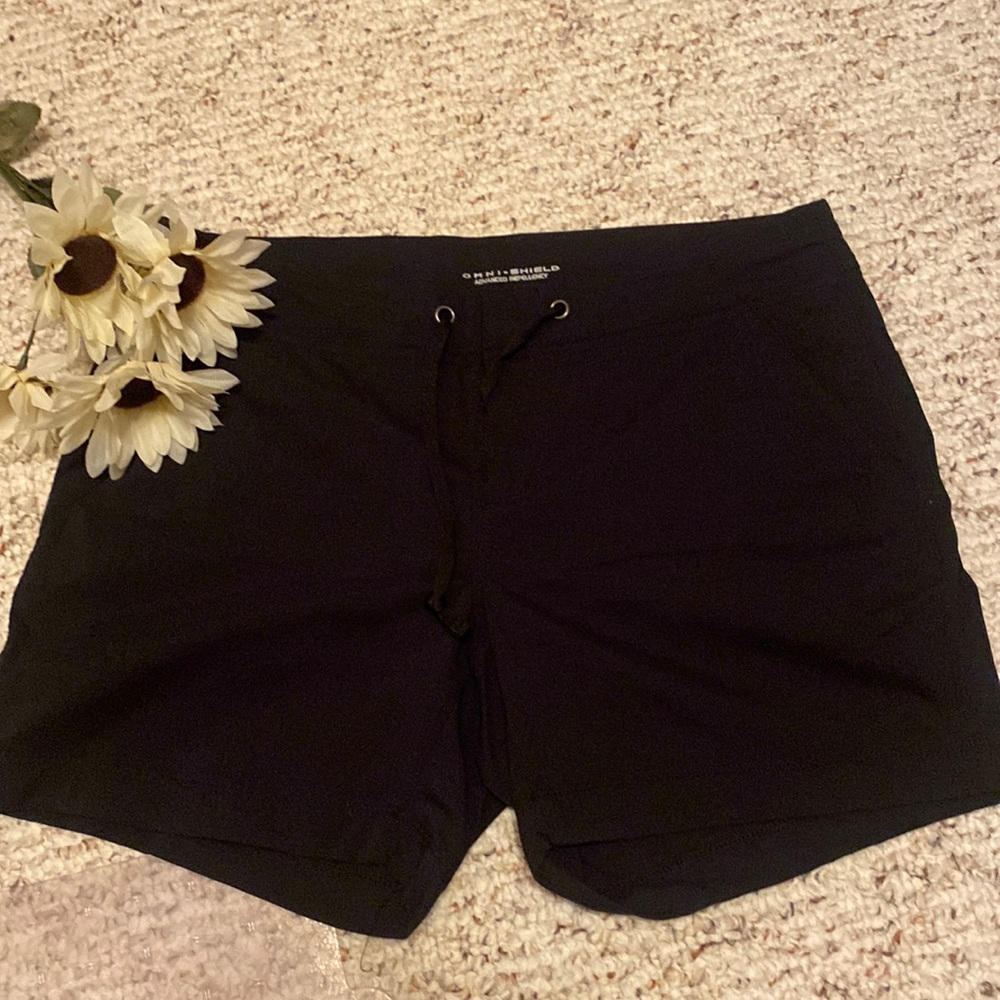 Columbia walking shorts